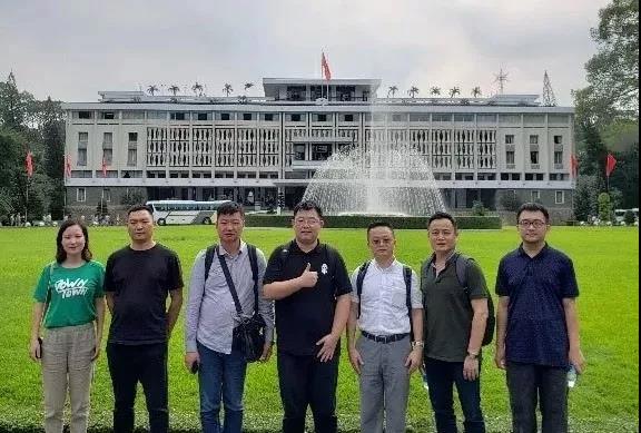 �����عɶ��³��������³�һ�и�Խ�Ͽ������